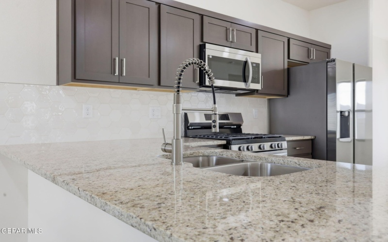 13905 Summer Wave Avenue, El Paso, TX 79928, 3 Bedrooms Bedrooms, ,1 BathroomBathrooms,Residential,For Sale,13905 Summer Wave Avenue,0,941342