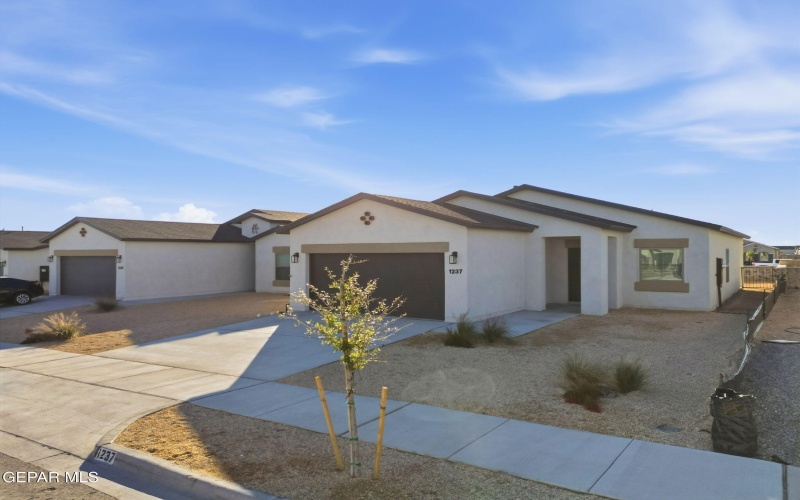 13820 Summer Wave Avenue, El Paso, TX 79928, 3 Bedrooms Bedrooms, ,1 BathroomBathrooms,Residential,For Sale,13820 Summer Wave Avenue,0,941347