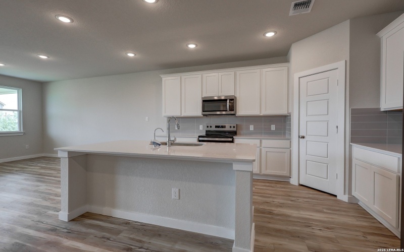 10520 EDDLEMAN COVE, San Antonio, TX 78252, 5 Bedrooms Bedrooms, ,5 BathroomsBathrooms,Residential,For Sale,10520 EDDLEMAN COVE,0,1953823