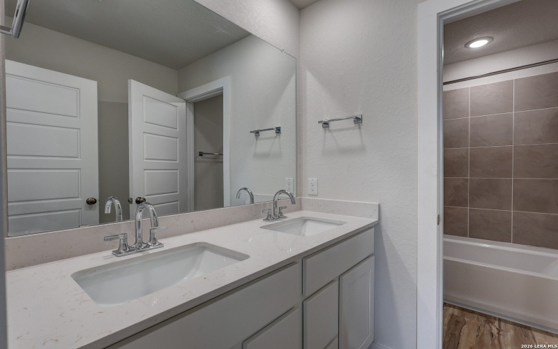 10520 EDDLEMAN COVE, San Antonio, TX 78252, 5 Bedrooms Bedrooms, ,5 BathroomsBathrooms,Residential,For Sale,10520 EDDLEMAN COVE,0,1953823