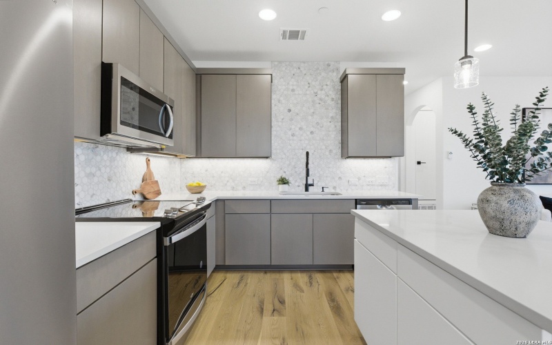 315 Holton Drive unit: 102, Austin, TX 78737, 3 Bedrooms Bedrooms, ,3 BathroomsBathrooms,Residential,For Sale,315 Holton Drive unit: 102,0,1953965