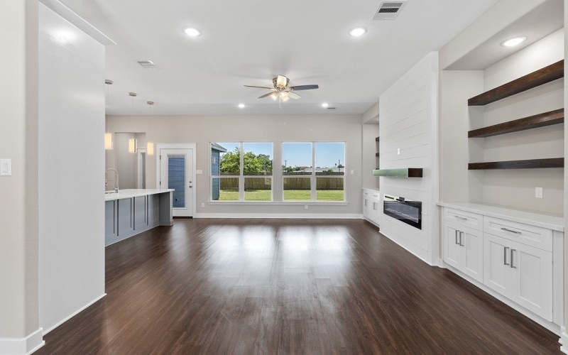 185 Oak Cluster Drive, Columbus, TX 78934, 4 Bedrooms Bedrooms, ,2 BathroomsBathrooms,Residential,For Sale,185 Oak Cluster Drive,0,155602