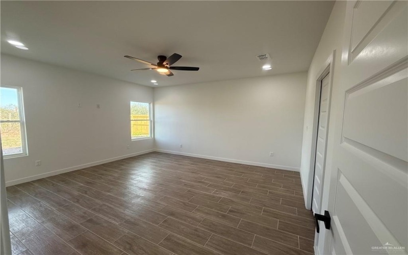 5909 N Playa Del Sol Street, Edinburg, TX 78542, 3 Bedrooms Bedrooms, ,2 BathroomsBathrooms,Residential,For Sale,5909 N Playa Del Sol Street,0,500459