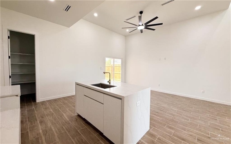 5909 N Playa Del Sol Street, Edinburg, TX 78542, 3 Bedrooms Bedrooms, ,2 BathroomsBathrooms,Residential,For Sale,5909 N Playa Del Sol Street,0,500459