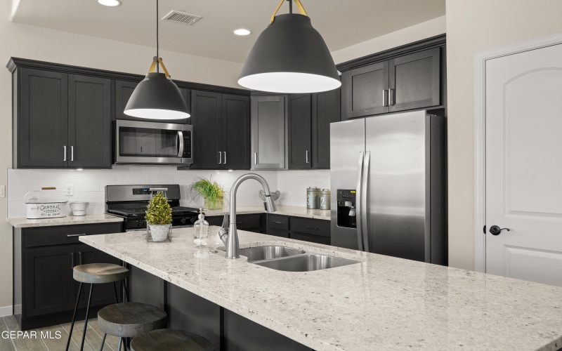 700 Cedarwood Avenue, Horizon City, TX 79928, 3 Bedrooms Bedrooms, ,2 BathroomsBathrooms,Residential,For Sale,700 Cedarwood Avenue,0,941326