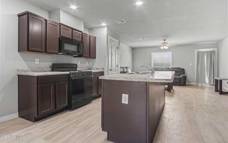 14368 Star Cactus Avenue, Horizon City, TX 79928, 3 Bedrooms Bedrooms, ,2 BathroomsBathrooms,Residential,For Sale,14368 Star Cactus Avenue,0,941418