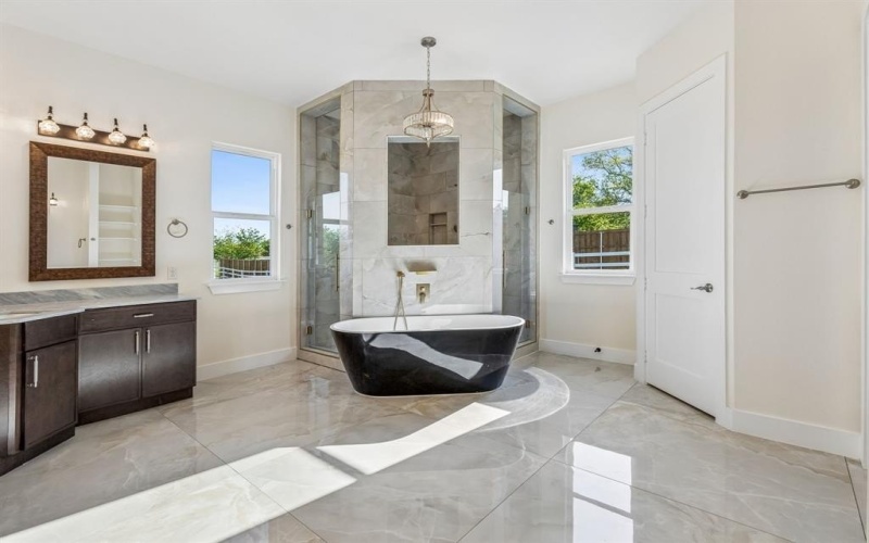 3710 Castle Drive, Rowlett, TX 75089, 6 Bedrooms Bedrooms, ,6 BathroomsBathrooms,Residential,For Sale,3710 Castle Drive,0,21180680