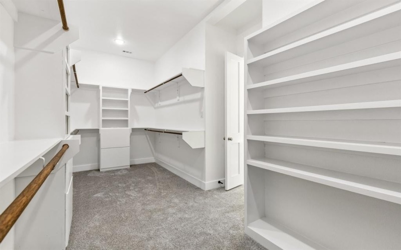 3710 Castle Drive, Rowlett, TX 75089, 6 Bedrooms Bedrooms, ,6 BathroomsBathrooms,Residential,For Sale,3710 Castle Drive,0,21180680