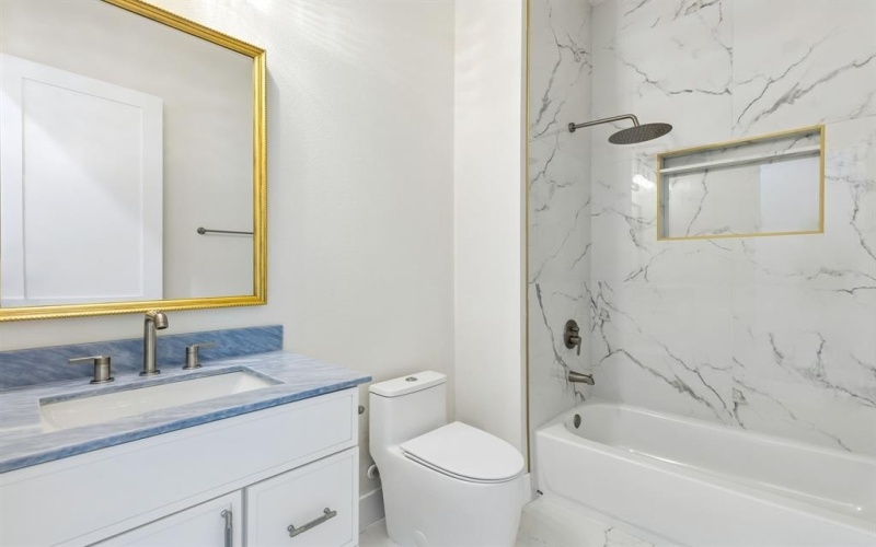 3710 Castle Drive, Rowlett, TX 75089, 6 Bedrooms Bedrooms, ,6 BathroomsBathrooms,Residential,For Sale,3710 Castle Drive,0,21180680