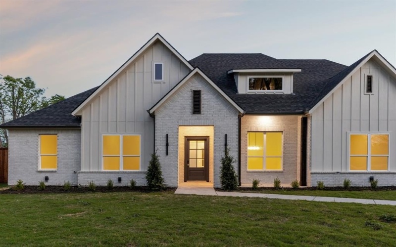 3710 Castle Drive, Rowlett, TX 75089, 6 Bedrooms Bedrooms, ,6 BathroomsBathrooms,Residential,For Sale,3710 Castle Drive,0,21180680