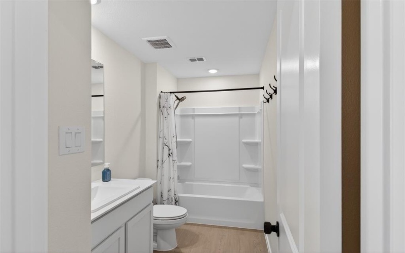 6201 Tilden Avenue, Pilot Point, TX 76258, 4 Bedrooms Bedrooms, ,2 BathroomsBathrooms,Residential,For Sale,6201 Tilden Avenue,0,21194170