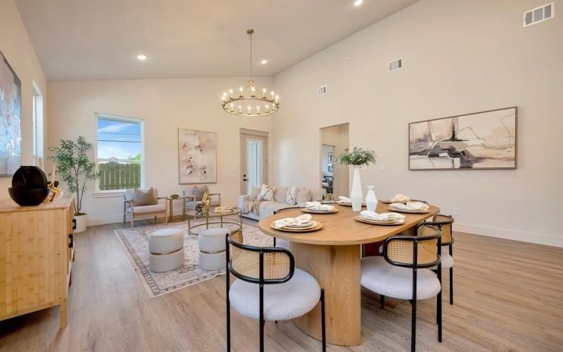 929 E Magnolia Avenue, Fort Worth, TX 76104, 4 Habitaciones Habitaciones , ,2 BañosBaños,Residential,En Venta,929 E Magnolia Avenue,0,21217035