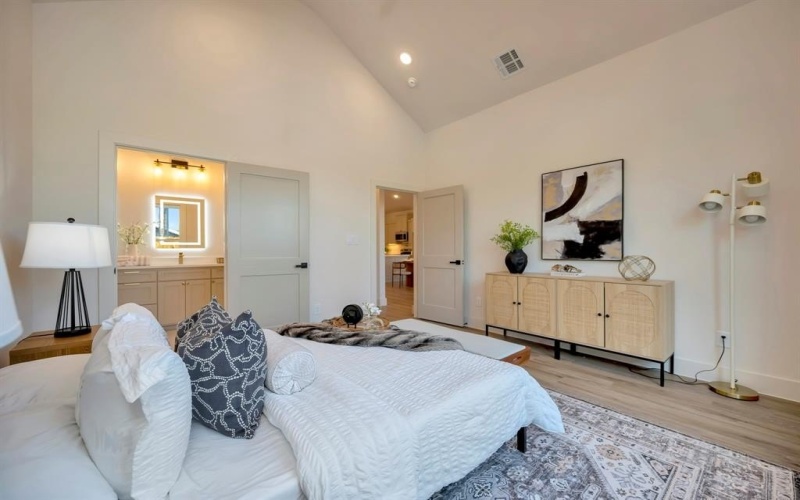 929 E Magnolia Avenue, Fort Worth, TX 76104, 4 Habitaciones Habitaciones , ,2 BañosBaños,Residential,En Venta,929 E Magnolia Avenue,0,21217035