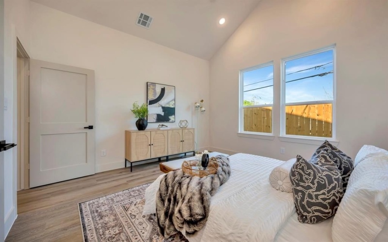 929 E Magnolia Avenue, Fort Worth, TX 76104, 4 Habitaciones Habitaciones , ,2 BañosBaños,Residential,En Venta,929 E Magnolia Avenue,0,21217035