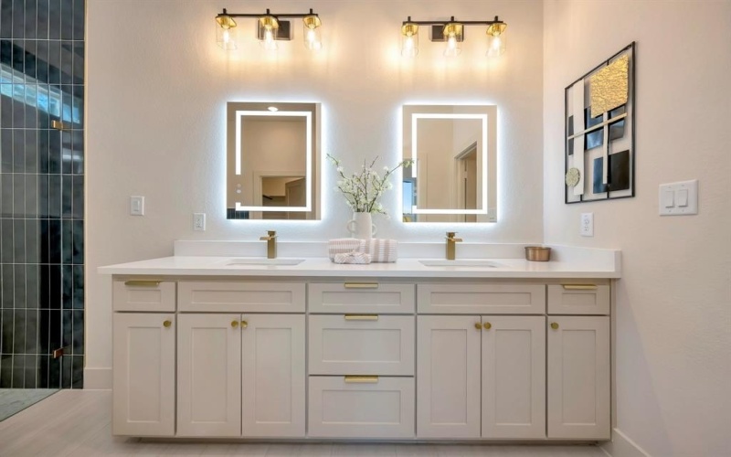 929 E Magnolia Avenue, Fort Worth, TX 76104, 4 Habitaciones Habitaciones , ,2 BañosBaños,Residential,En Venta,929 E Magnolia Avenue,0,21217035