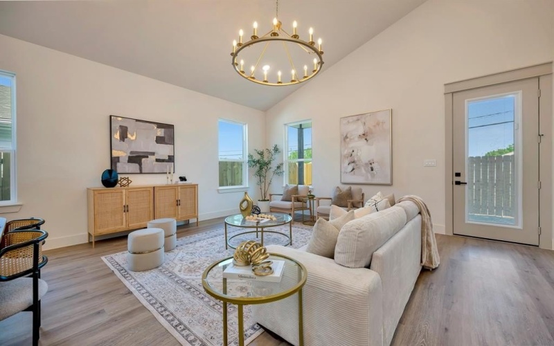 929 E Magnolia Avenue, Fort Worth, TX 76104, 4 Habitaciones Habitaciones , ,2 BañosBaños,Residential,En Venta,929 E Magnolia Avenue,0,21217035