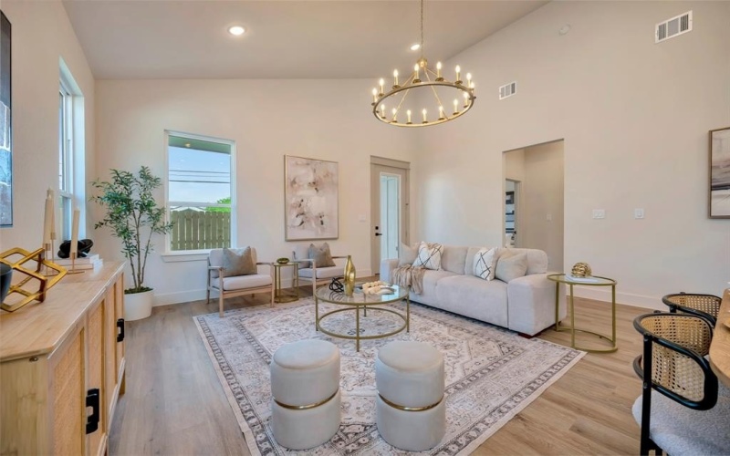 929 E Magnolia Avenue, Fort Worth, TX 76104, 4 Habitaciones Habitaciones , ,2 BañosBaños,Residential,En Venta,929 E Magnolia Avenue,0,21217035