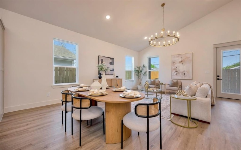 929 E Magnolia Avenue, Fort Worth, TX 76104, 4 Habitaciones Habitaciones , ,2 BañosBaños,Residential,En Venta,929 E Magnolia Avenue,0,21217035