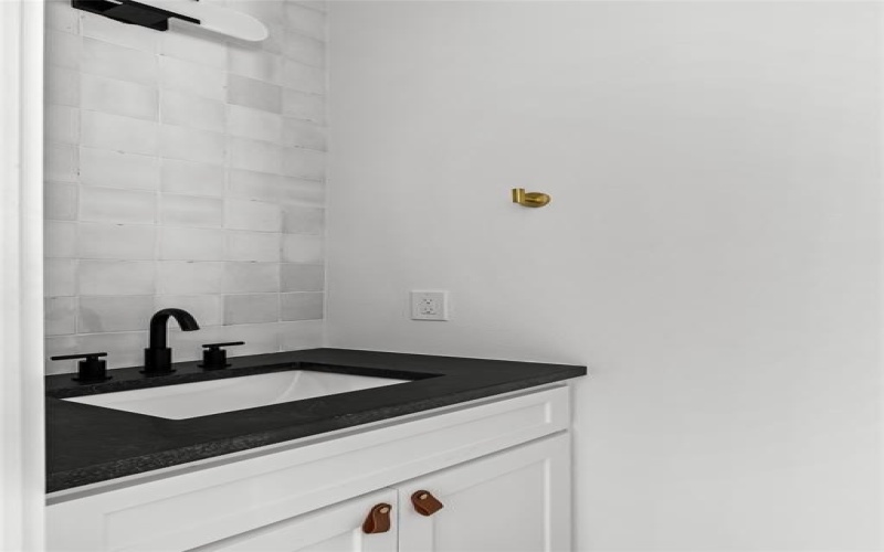 4711 Sylvester Street, Dallas, TX 75219, 8 Bedrooms Bedrooms, ,8 BathroomsBathrooms,Residential Multi Family,For Sale,4711 Sylvester Street,0,21218683