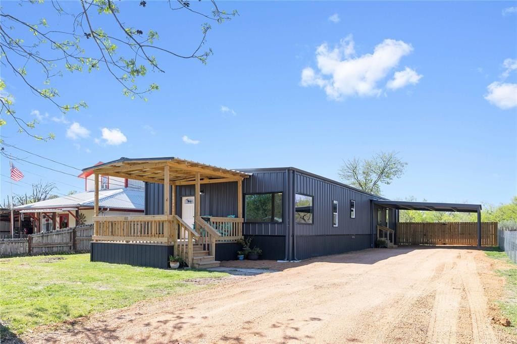 1111 Magnolia Street, Brownwood, TX 76801, 4 Habitaciones Habitaciones , ,2 BañosBaños,Residential,En Venta,1111 Magnolia Street,0,21220429