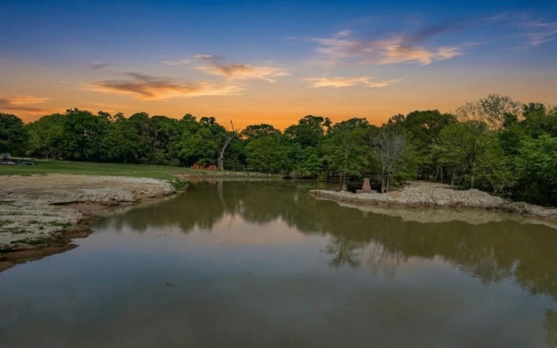 603 S Houston Street, Edgewood, TX 75117, 9 Habitaciones Habitaciones , ,3 BañosBaños,Residential,En Venta,603 S Houston Street,0,21221887