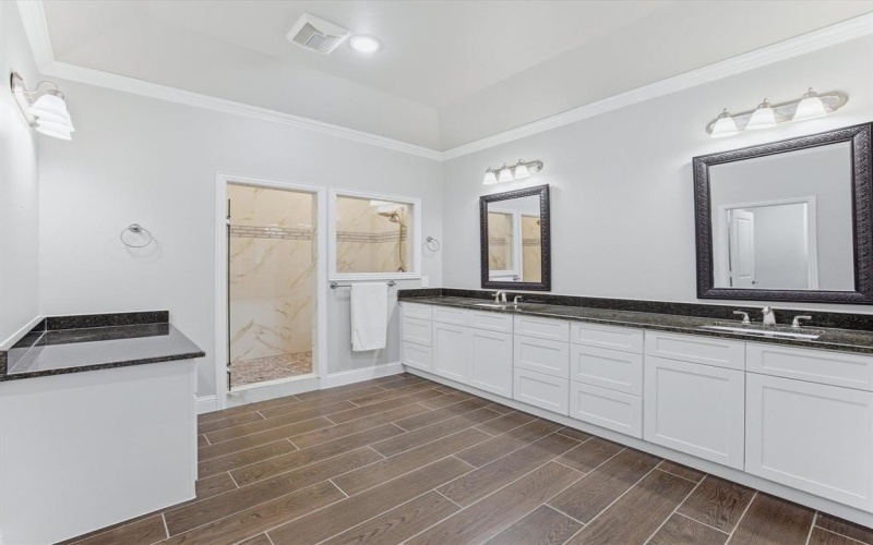 603 S Houston Street, Edgewood, TX 75117, 9 Habitaciones Habitaciones , ,3 BañosBaños,Residential,En Venta,603 S Houston Street,0,21221887