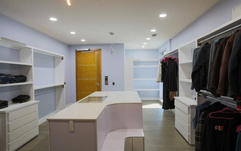 1719 Right Field Court, Cedar Hill, TX 75104, 4 Bedrooms Bedrooms, ,5 BathroomsBathrooms,Residential,For Sale,1719 Right Field Court,0,21224763