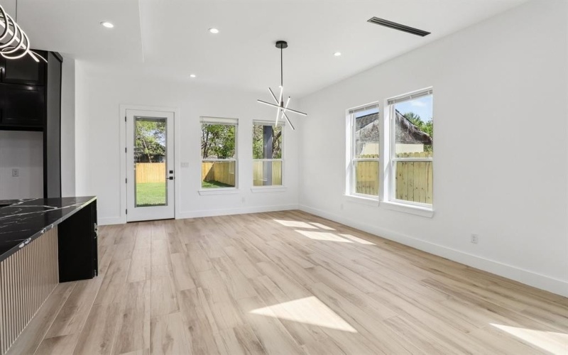 3513 Nomas Street, Dallas, TX 75216, 4 Bedrooms Bedrooms, ,5 BathroomsBathrooms,Residential,For Sale,3513 Nomas Street,0,21224984