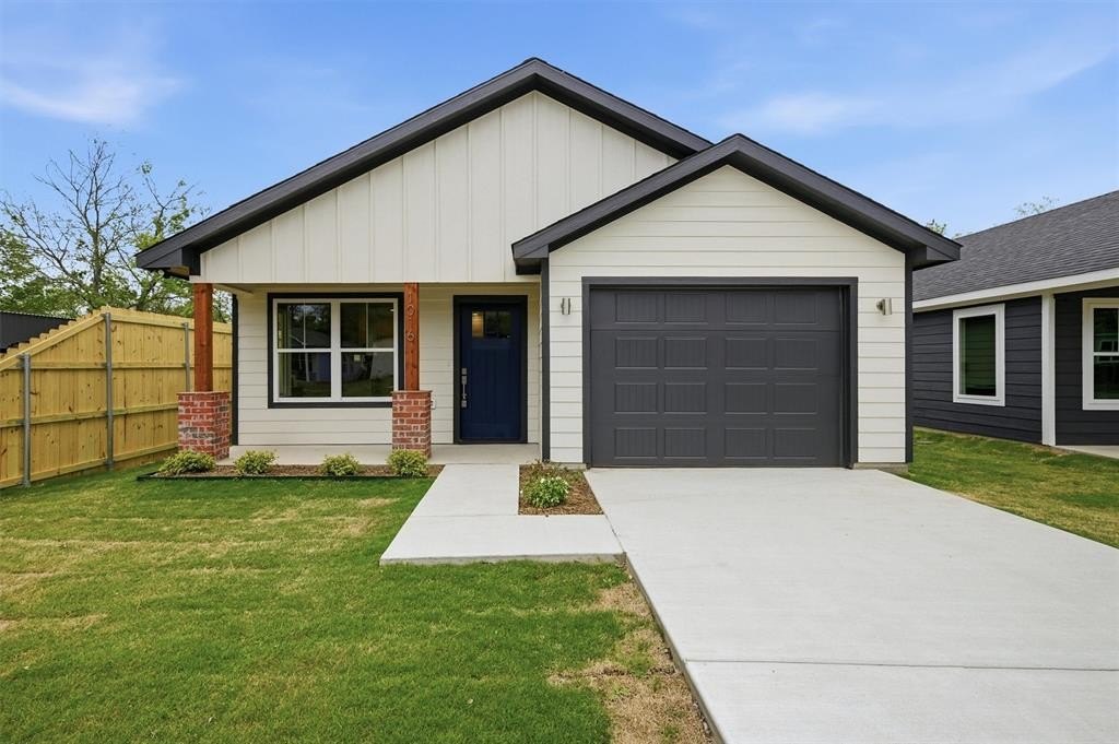 1016 S 1st Street, Sherman, TX 75090, 2 Bedrooms Bedrooms, ,2 BathroomsBathrooms,Residential,For Sale,1016 S 1st Street,0,21225035