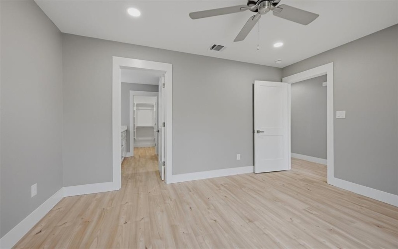 1016 S 1st Street, Sherman, TX 75090, 2 Bedrooms Bedrooms, ,2 BathroomsBathrooms,Residential,For Sale,1016 S 1st Street,0,21225035