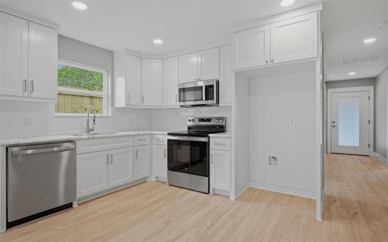 1016 S 1st Street, Sherman, TX 75090, 2 Bedrooms Bedrooms, ,2 BathroomsBathrooms,Residential,For Sale,1016 S 1st Street,0,21225035