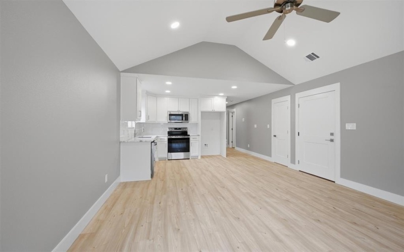 1012 S 1st Street, Sherman, TX 75090, 2 Habitaciones Habitaciones , ,2 BañosBaños,Residential,En Venta,1012 S 1st Street,0,21225052