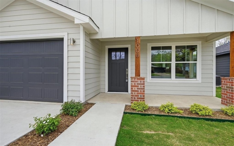 1008 S First Street, Sherman, TX 75090, 2 Habitaciones Habitaciones , ,2 BañosBaños,Residential,En Venta,1008 S First Street,0,21225072