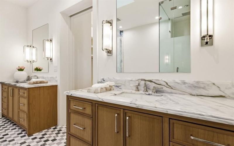 4031 Herschel Avenue, Dallas, TX 75219, 3 Habitaciones Habitaciones , ,3 BañosBaños,Residential,En Venta,4031 Herschel Avenue,0,21225330