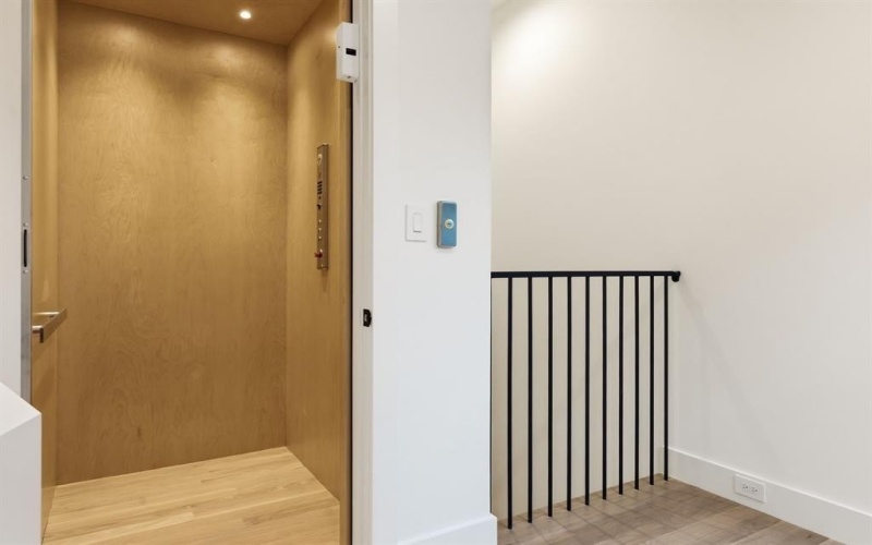 4031 Herschel Avenue, Dallas, TX 75219, 3 Habitaciones Habitaciones , ,3 BañosBaños,Residential,En Venta,4031 Herschel Avenue,0,21225330