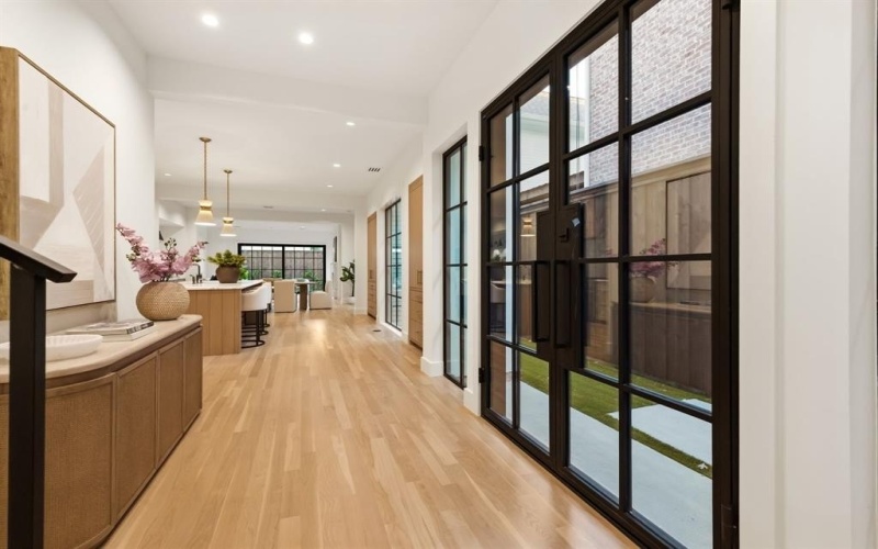 4031 Herschel Avenue, Dallas, TX 75219, 3 Habitaciones Habitaciones , ,3 BañosBaños,Residential,En Venta,4031 Herschel Avenue,0,21225330