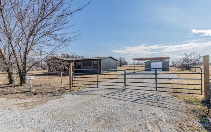 111 County Road 1303, Bridgeport, TX 76426, 4 Bedrooms Bedrooms, ,2 BathroomsBathrooms,Residential,For Sale,111 County Road 1303,0,21225642