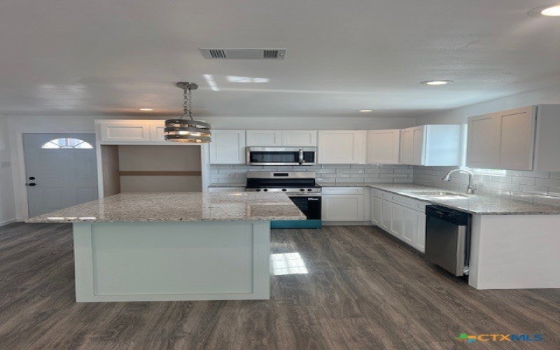 408 W Royal Oak Lane, Rockport, TX 78382, 3 Bedrooms Bedrooms, ,2 BathroomsBathrooms,Residential,For Sale,408 W Royal Oak Lane,0,609000