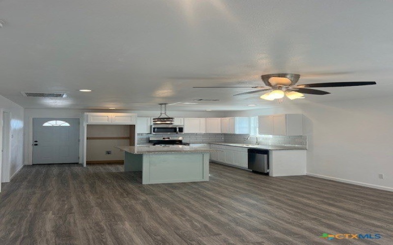 408 W Royal Oak Lane, Rockport, TX 78382, 3 Bedrooms Bedrooms, ,2 BathroomsBathrooms,Residential,For Sale,408 W Royal Oak Lane,0,609000