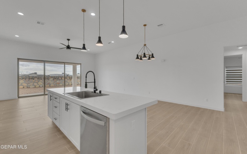 12805 Middlesbrough Avenue, El Paso, TX 79928, 4 Bedrooms Bedrooms, ,3 BathroomsBathrooms,Residential,For Sale,12805 Middlesbrough Avenue,0,941437