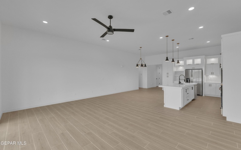 12805 Middlesbrough Avenue, El Paso, TX 79928, 4 Bedrooms Bedrooms, ,3 BathroomsBathrooms,Residential,For Sale,12805 Middlesbrough Avenue,0,941437