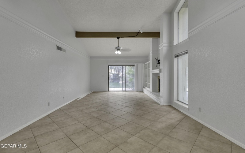 620 LAKEWAY Drive, El Paso, TX 79932, 2 Habitaciones Habitaciones , ,2 BañosBaños,Residential,En Venta,620 LAKEWAY Drive,0,941474