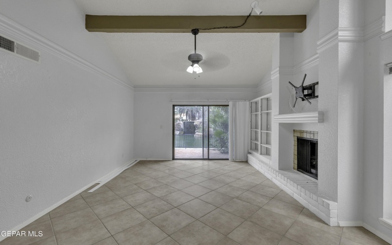 620 LAKEWAY Drive, El Paso, TX 79932, 2 Habitaciones Habitaciones , ,2 BañosBaños,Residential,En Venta,620 LAKEWAY Drive,0,941474