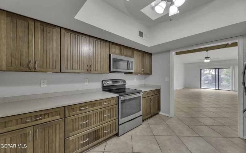 620 LAKEWAY Drive, El Paso, TX 79932, 2 Habitaciones Habitaciones , ,2 BañosBaños,Residential,En Venta,620 LAKEWAY Drive,0,941474