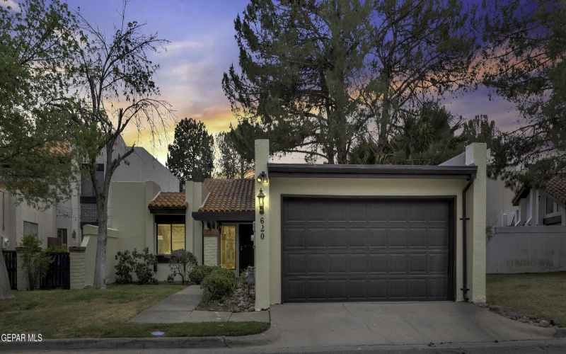 620 LAKEWAY Drive, El Paso, TX 79932, 2 Habitaciones Habitaciones , ,2 BañosBaños,Residential,En Venta,620 LAKEWAY Drive,0,941474