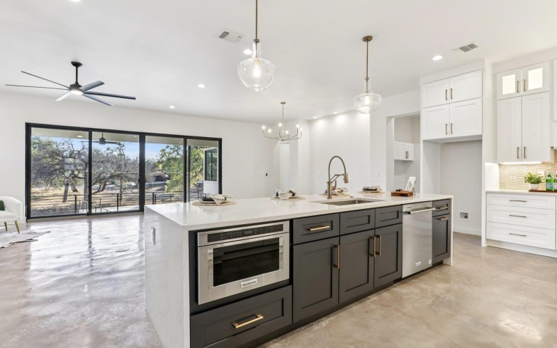 300 Deer Drive, Sunrise Beach, TX 78643, 5 Bedrooms Bedrooms, ,5 BathroomsBathrooms,Residential,For Sale,300 Deer Drive,0,176304