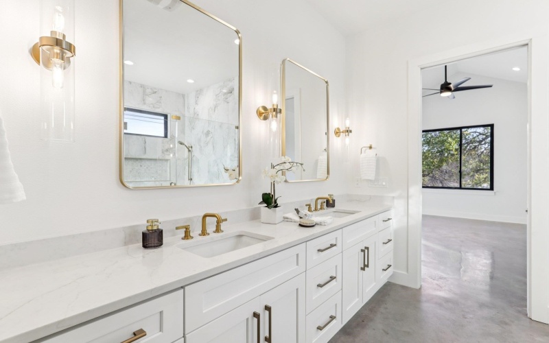 300 Deer Drive, Sunrise Beach, TX 78643, 5 Bedrooms Bedrooms, ,5 BathroomsBathrooms,Residential,For Sale,300 Deer Drive,0,176304