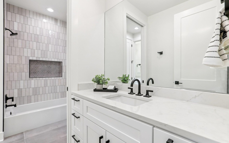 300 Deer Drive, Sunrise Beach, TX 78643, 5 Bedrooms Bedrooms, ,5 BathroomsBathrooms,Residential,For Sale,300 Deer Drive,0,176304