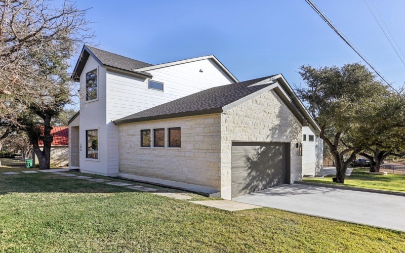 300 Deer Drive, Sunrise Beach, TX 78643, 5 Bedrooms Bedrooms, ,5 BathroomsBathrooms,Residential,For Sale,300 Deer Drive,0,176304