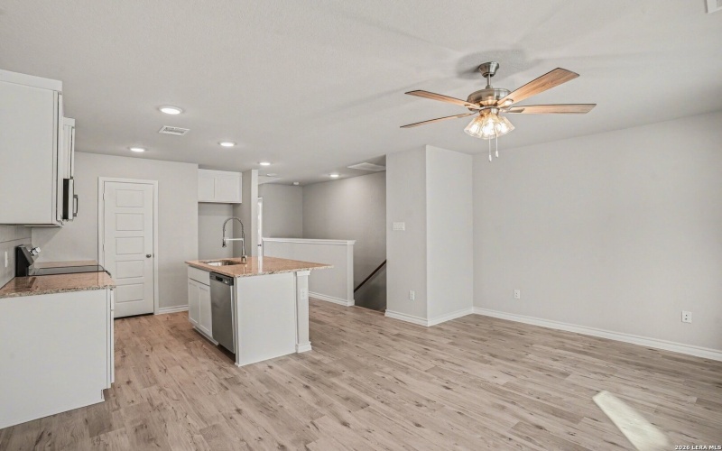 310 W Evergreen st #121, San Antonio, TX 78212, 3 Bedrooms Bedrooms, ,2 BathroomsBathrooms,Residential,For Sale,310 W Evergreen st #121,0,1954094